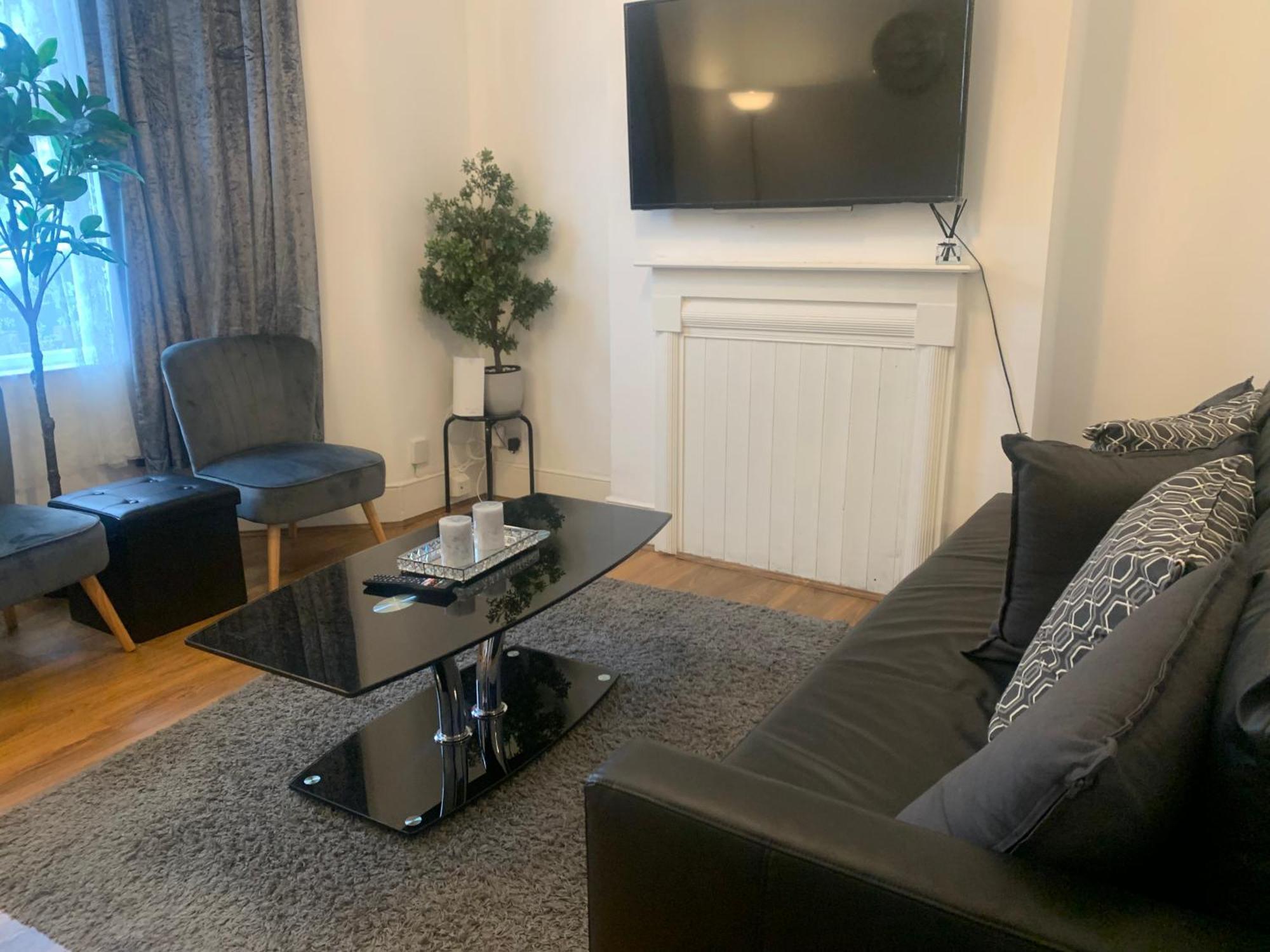 L A Place Croydon, London Βίλα Norwood Εξωτερικό φωτογραφία